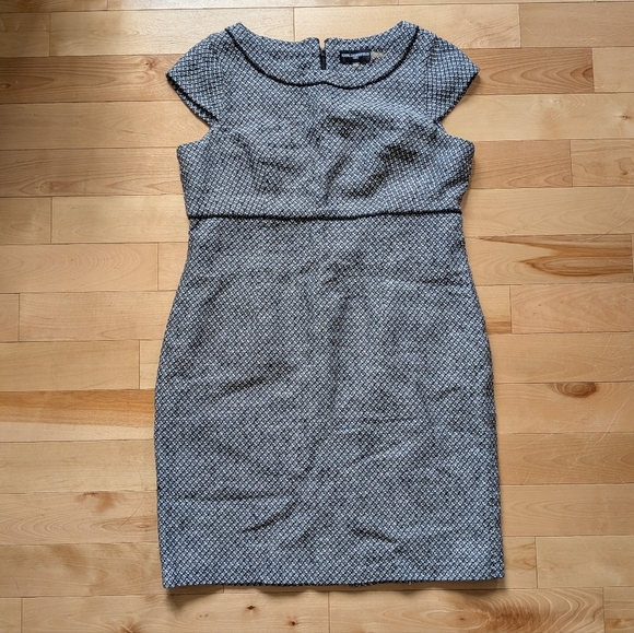 Karl Lagerfeld Dresses & Skirts - Karl Lagerfeld Black and White Tweed Midi Sheath Dress
